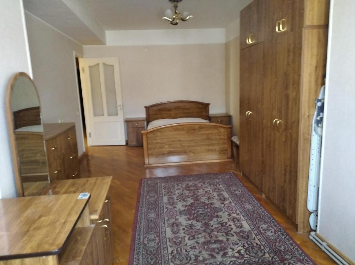 3 Room Apartment In Small Center Of Γιερεβάν Εξωτερικό φωτογραφία