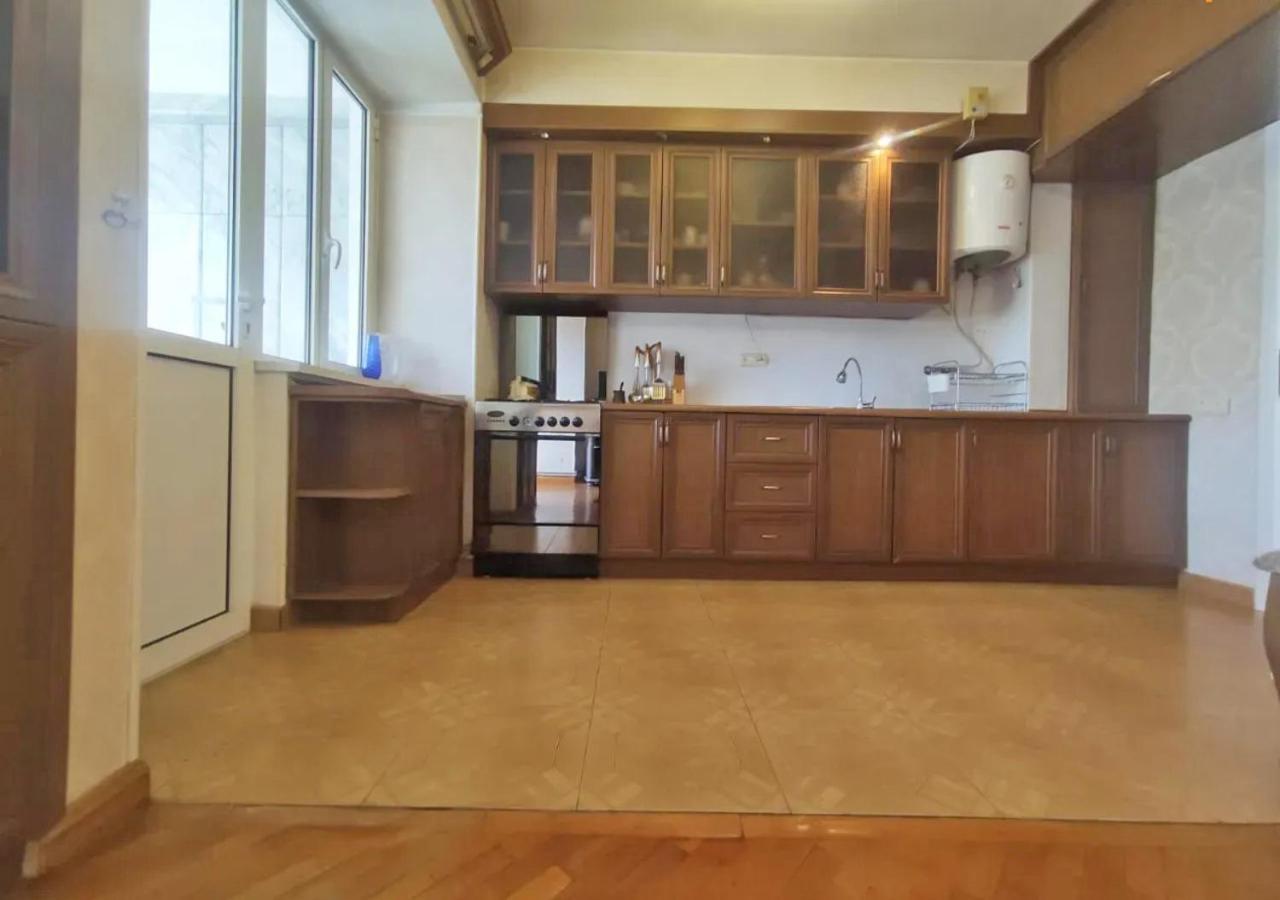 3 Room Apartment In Small Center Of Γιερεβάν Εξωτερικό φωτογραφία